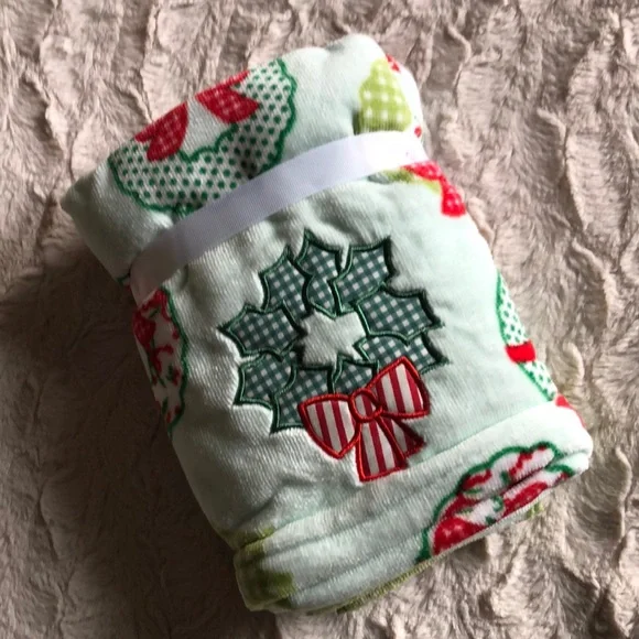 Holiday Christmas Wreath Hand Towels Bath Decor