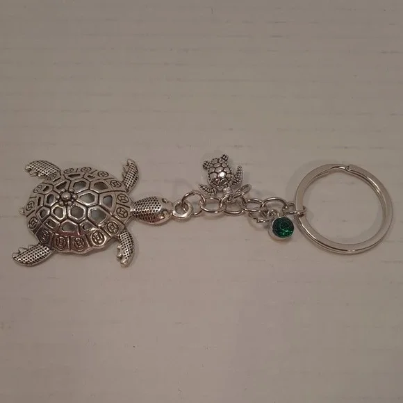 New In Packaging 1pc Sea Turtle With Baby And Green Stone Keychain W/Octopus Sty