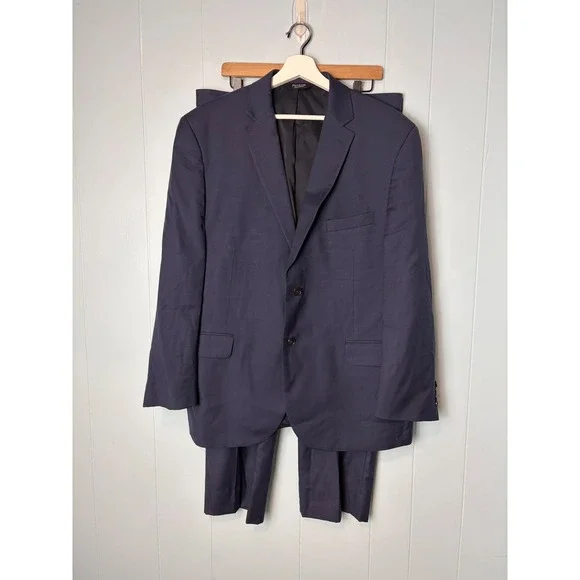 Jos. A. Bank Traveler Collection Chelsea Navy Wool Suit 46R 35 Regular Mens