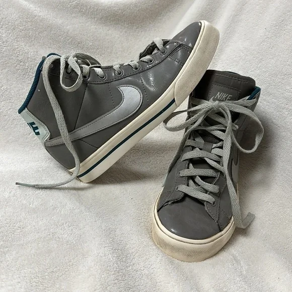 Nike Women's Sweet Classic High Top  Leather, US 6.5, Gray with blue/teal
