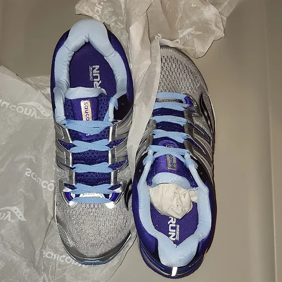 Saucony Women's Hurricane 4 ISO Wide Running Shoe