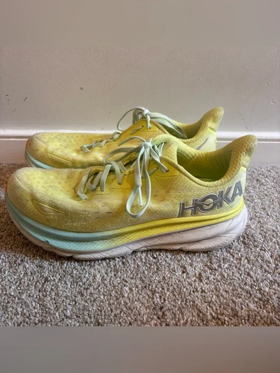 HOKA Clifton 9 Running Shoes Yellow Wide Women's 10D Cushioned Sneaker