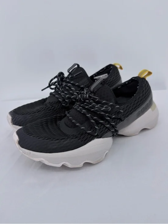 Sorel Kinetic Sneakers Women’s Size 9.5 Black White Chunky Sole Lace Up Athletic