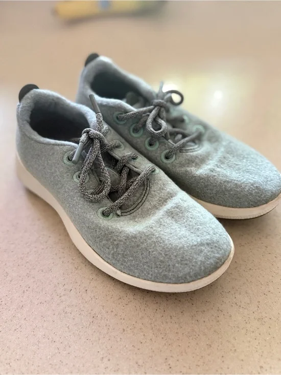 allbirds Women's Light Blue Wool Runners size 8