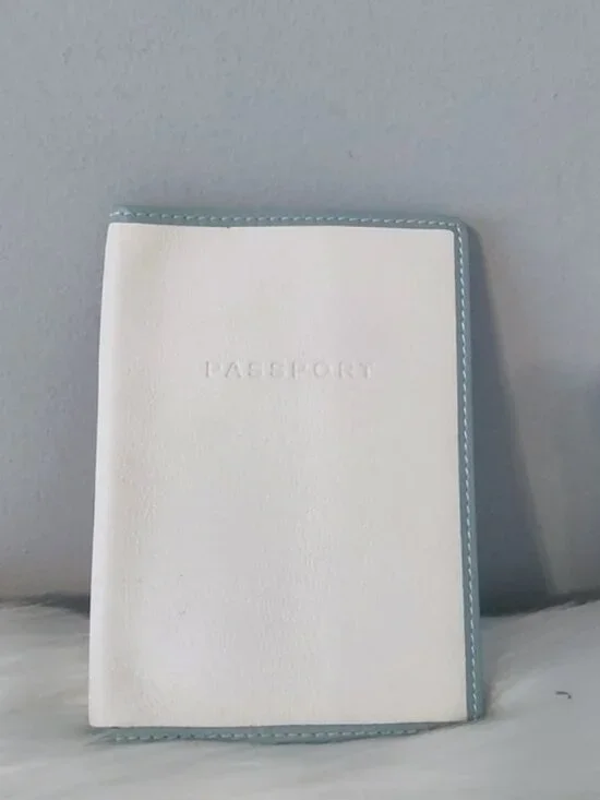 Coach Y2K vintage passport cover leather EUC