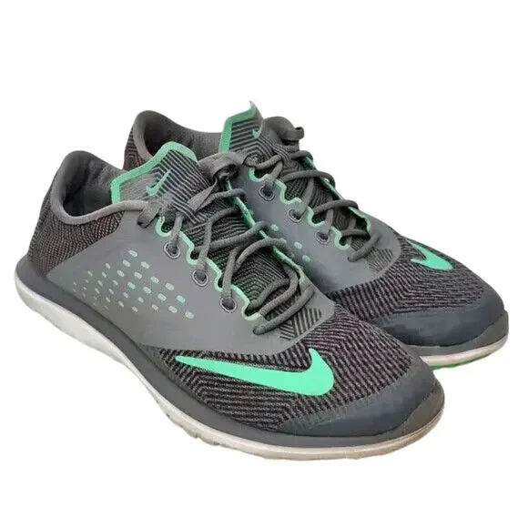 Nike gray lace up sneakers sz 8