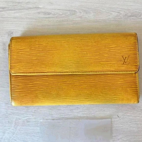 Louis Vuitton Yellow / PurpleEpi long Wallet