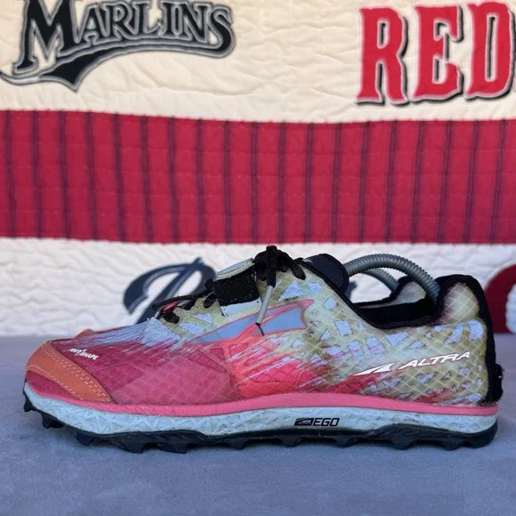 Size 9.5 - ALTRA King MT 1.5 Women's Pink Gray‎ Trail Running Sneaker AFW1852G-2