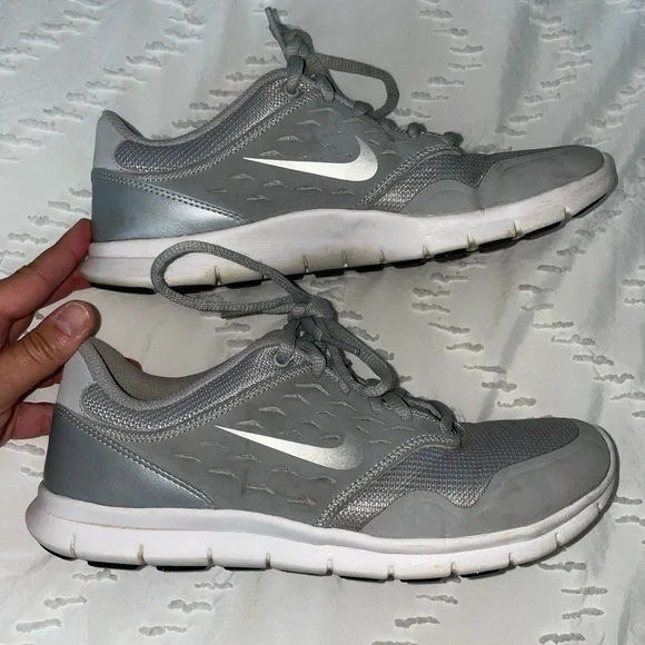 Nike Orive Gray Silver White Running Shoes Athletic Womens Size 7