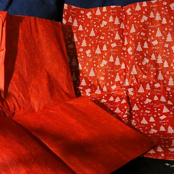 XLARGE  HOLIDAY TISSUE PAPER  sheet measures 27.5inch x 19inch  50 pcs