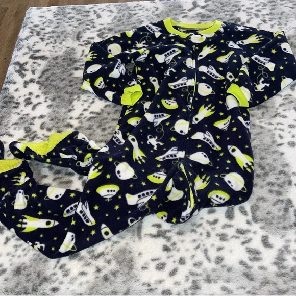 The Children’s Place Footed Pajamas