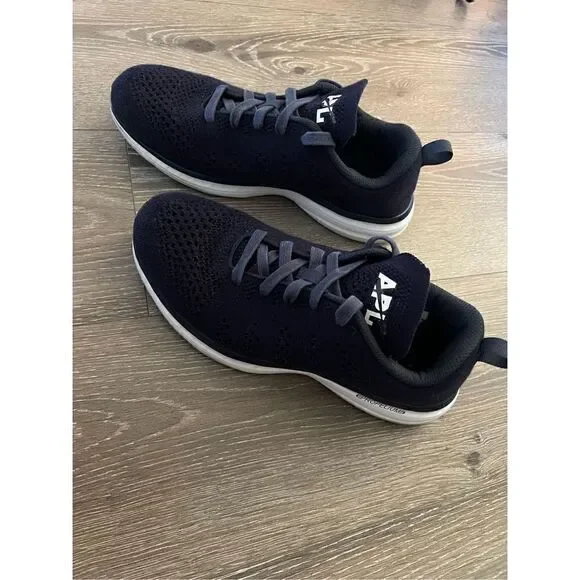 APL Techloom Pro Navy Sneakers Size 9.5