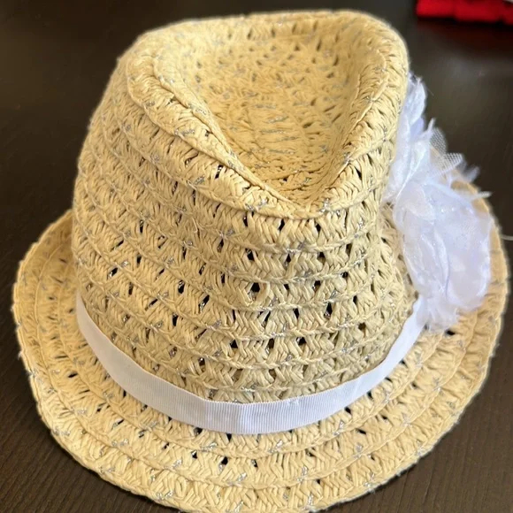 Adorable The Children’s Place Infant Girls Summer Fedora Hat with flower!