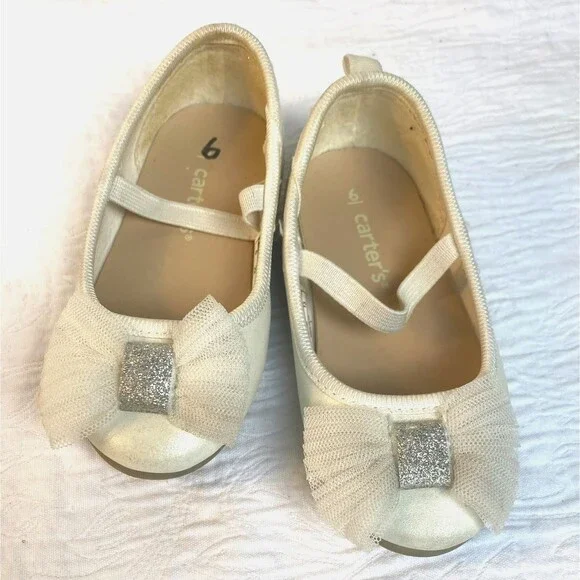 Toddler Girls Carter's Flat White Dress Shoes with Bow and Strap Size 6 Toddler