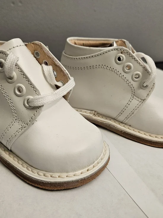 Kids Classic White Leather Lace-Up Shoes