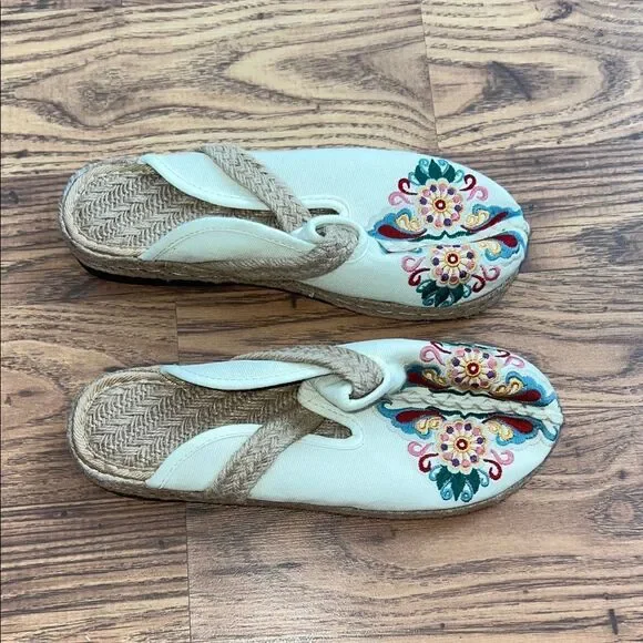 Embroidered Floral Espadrilles in Cream