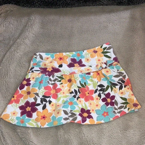 🔹4 for $30 Gymboree Floral Skort, Girls Size 6