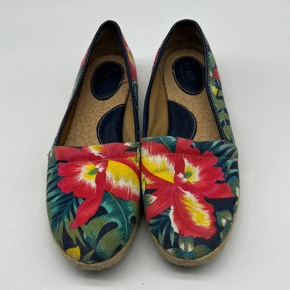 b.o.c  Womans Espadrille Flats  in Tropical Floral Print size 8