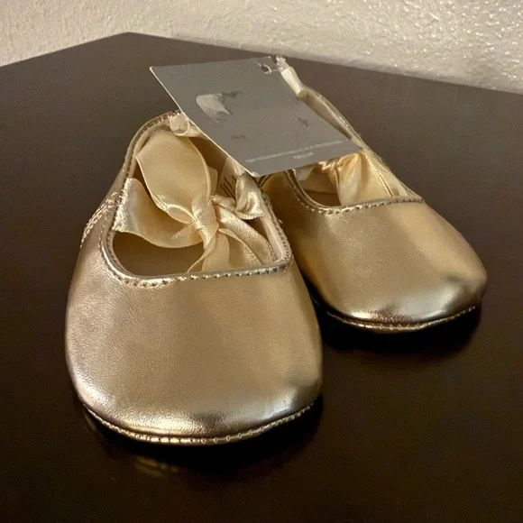 New First Impressions Baby | Infant Gold Mary Jane’s | Crib Shoes