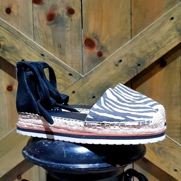 VINCE CAMUTO ZEBRA ANIMAL PRINT ESPADRILLES ANKLE TIE WITH. ZIPPER SIZE 10