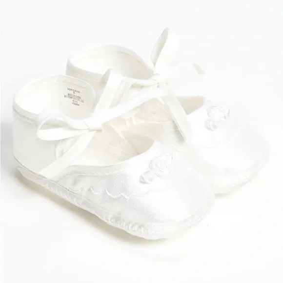 Nordstrom White Baby Walker Shoes size Newborn to 6 months