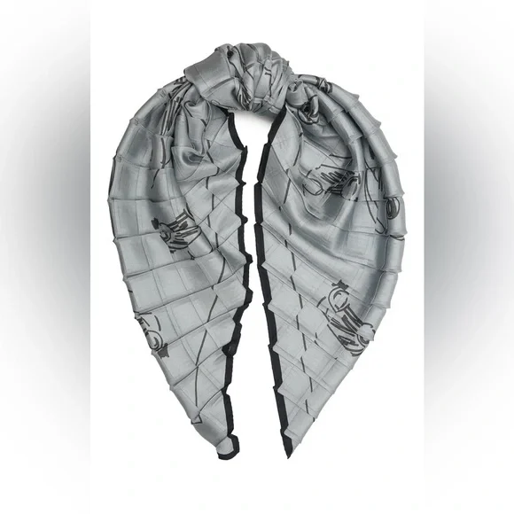 Giorgio Armani Black Label Silk Scarf Gray/Silver Pleated 29x29