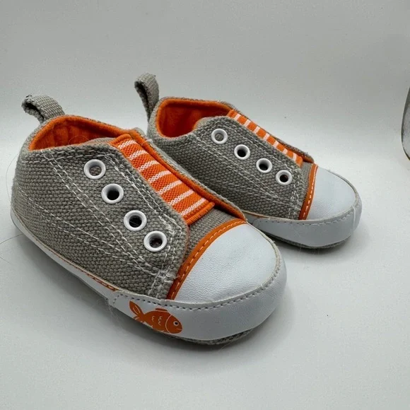 NWOT Baby Size 9-12M 3.5 Boys Grey & Orange Soft Sneaker