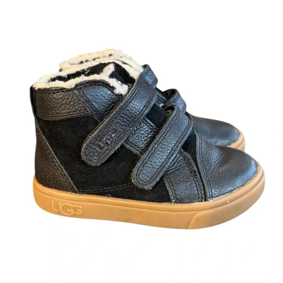UGG Rennon 2 Trainer’s Children’s Size 7