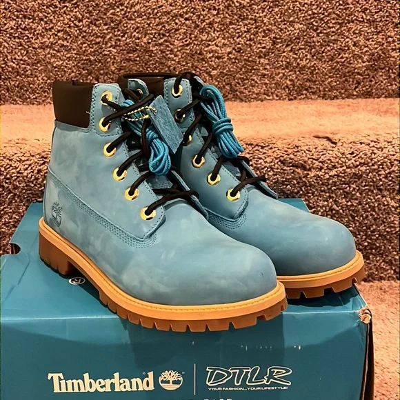 Timberland x DTLR 6” Premium WPBT bright blue Boots new Boys Size 6.5 Juniors