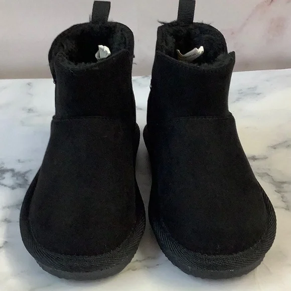 New Girls Size 8 Ankle Boot with Furry Lining Slip -On