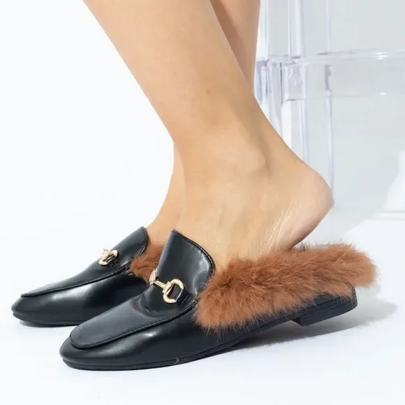Black Faux Fur Chain Flat Non Branded Inspired