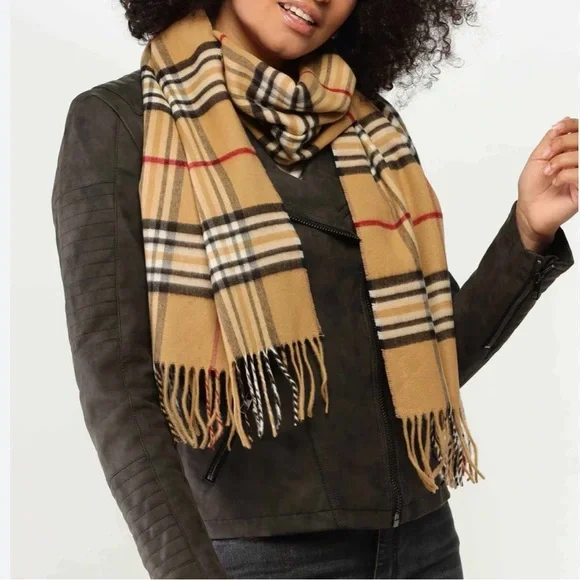 V. FRAAS Beige and Black Checkered Scarf