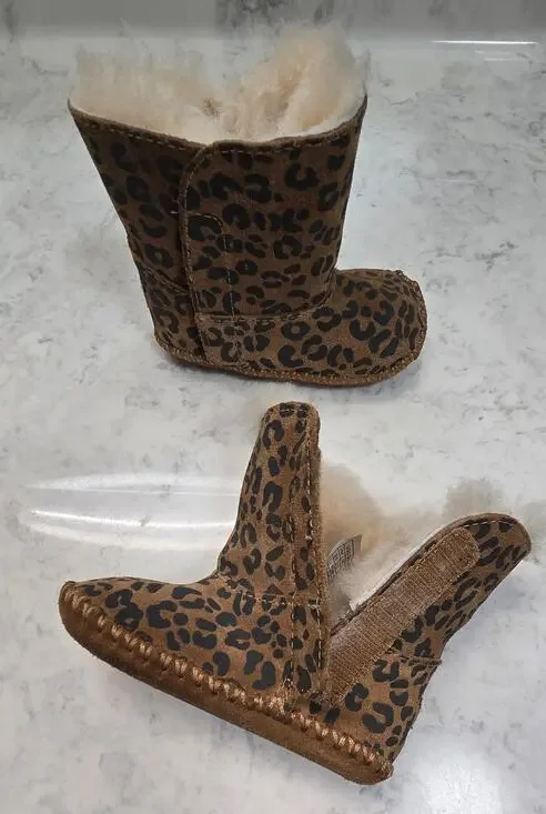 UGG Cassie Girls Infant Chestnut Leopard Print Fur Lined Boots Size 2/3