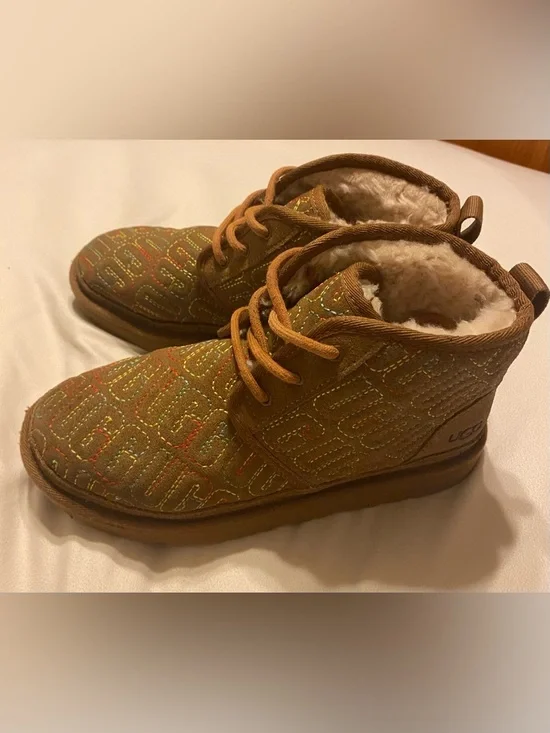UGG Neumel II Graphic Stitch Chestnut Suede Boots Kids Size 4 Womens 6 Kidcore