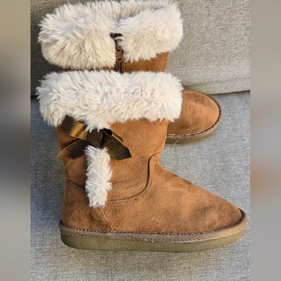 Khombu Bunny Girls' Faux Suede Chestnut Winter Boots with Faux Fur Cuff