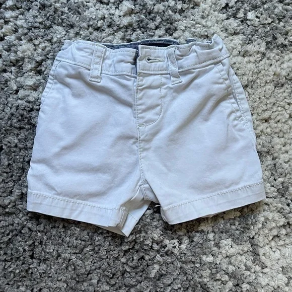Oshkosh off white shorts