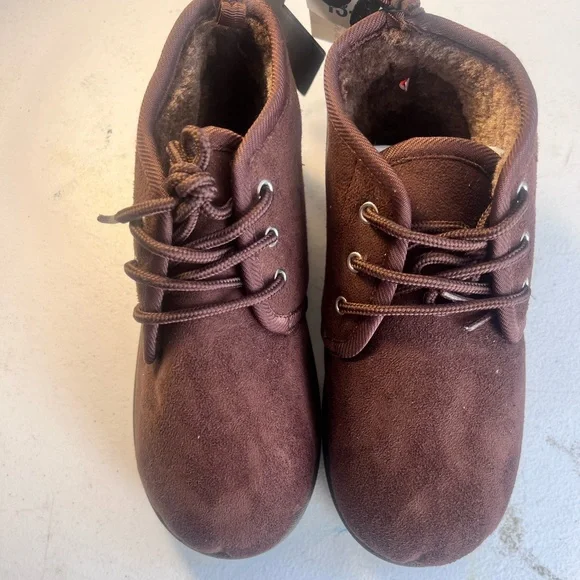 Highland Original  Big  Kid 13/1 Brown Faux‎ Suede Ankle Boots NWT