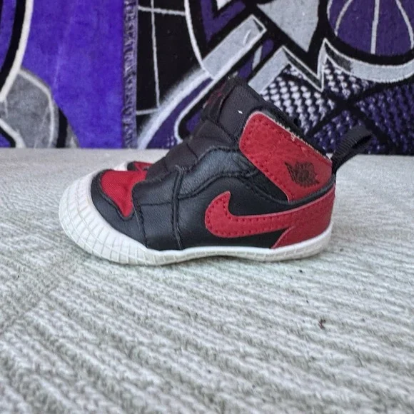 Size 3c -‎ Nike Air Jordan 1 Bootie CB 'Banned' Black/Varsity Red AT3745-023