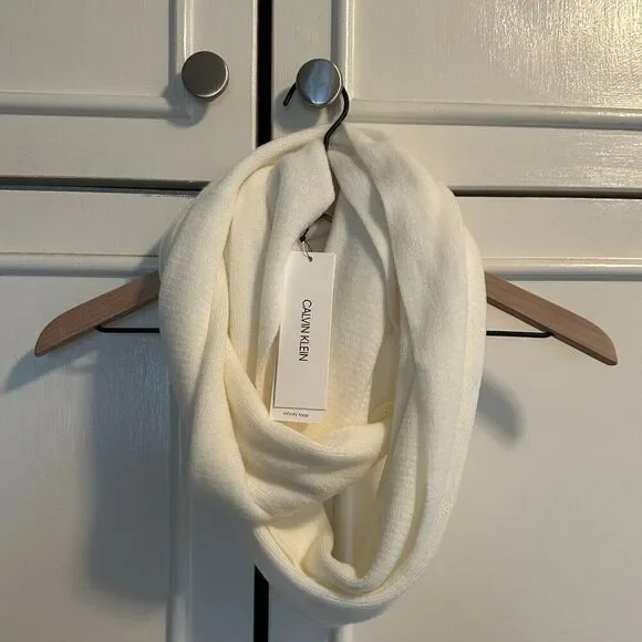 NWT Calvin Klein Infinity Scarf