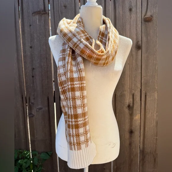 Timberland Cream and Caramel Knit Plaid Scarf One Size