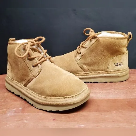 UGG Big Kid's Nuemel II Chukka Chestnut Lace Up in Size 5