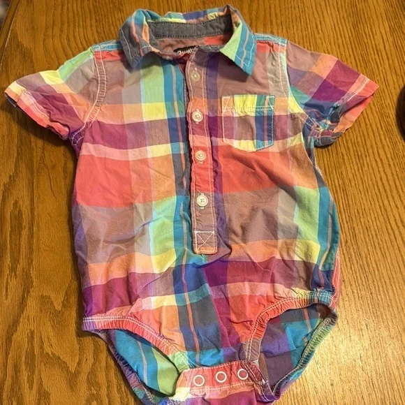 OshKosh B'gosh pastel plaid Button Down Shirt onesie size‎ 18 mos