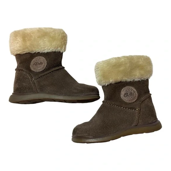 CLARKS suede faux fur toddler boots