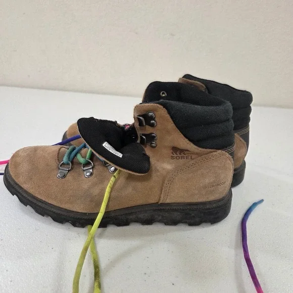 Sorel Madson Hiker Waterproof Suede Boots Tan Brown Rainbow Laces NY2995-224 4Y