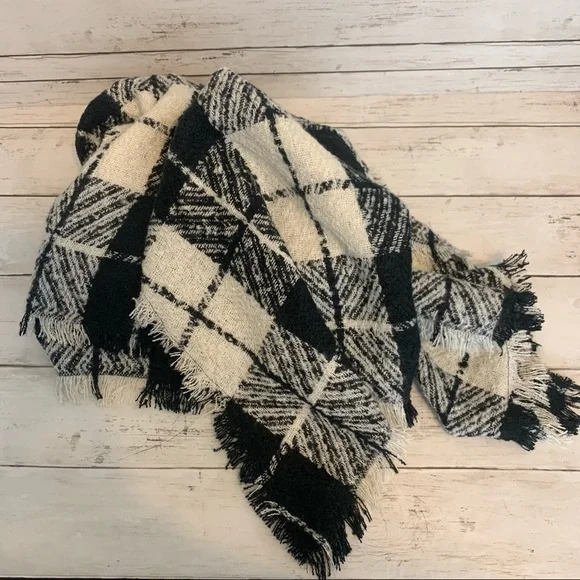 American Eagle AE Plaid Check Gingham Oversized Scarf Wrap Shawl Blanket