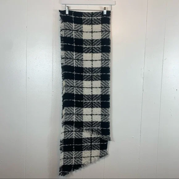 American Eagle AE Plaid Check Gingham Oversized Scarf Wrap Shawl Cover Up Black
