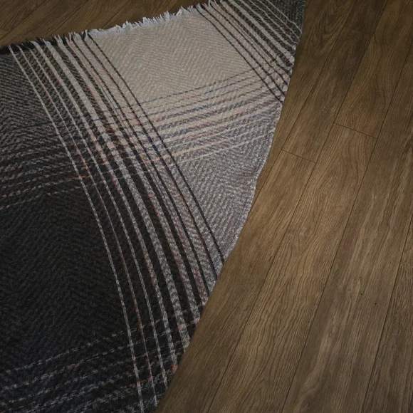 Cozy Chic – Oversized Plaid Triangle Blanket Scarf Shawl Hints Of Color