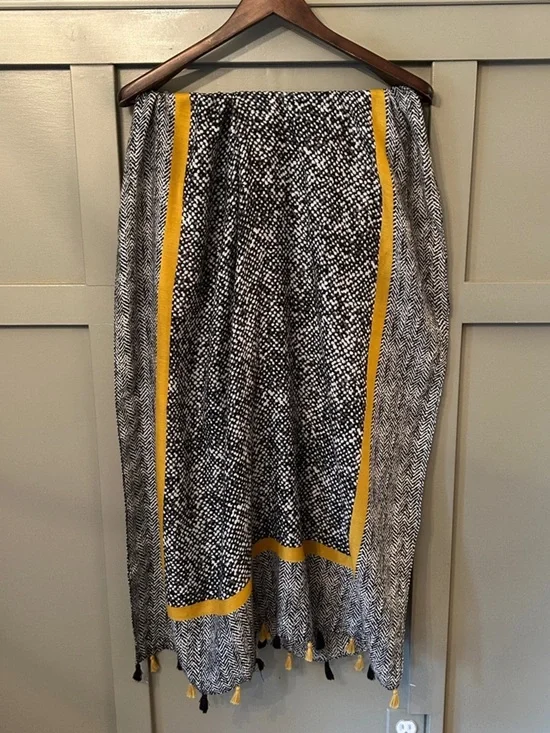 Scarf Gray Yellow Printed With Tassels 71