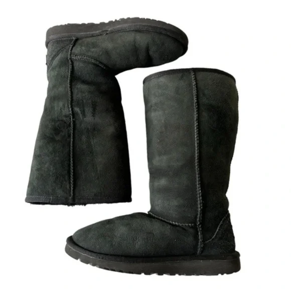 UGG CLASSIC TALL BOOTS BLACK SIZE 3