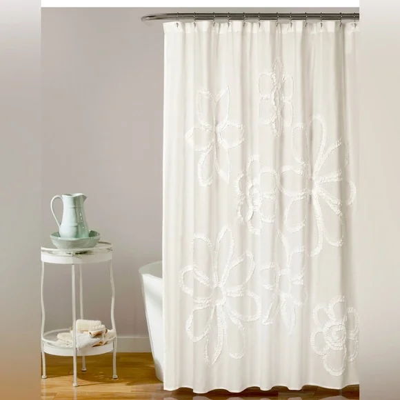 Lush Décor -Ruffle Flower 72
